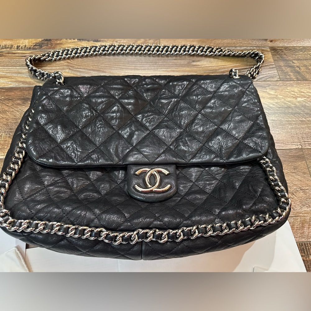 CHANEL from PARIS  Quilted Lambskin SAC Maxi Chain Around Purse. AUTHENTIC PURSE - Picture 6 of 10